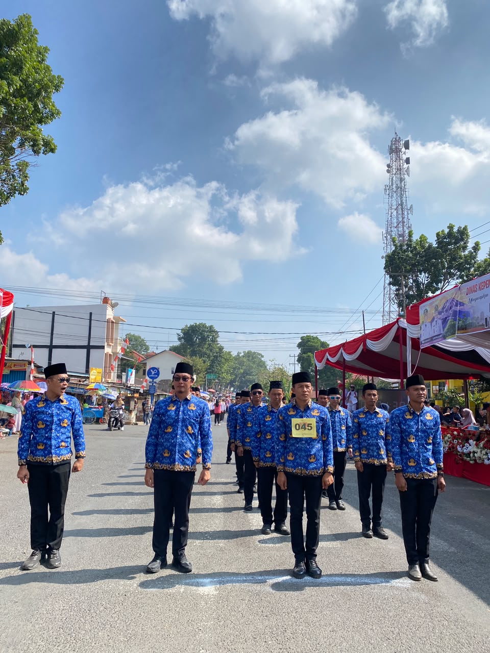 Dinas Sosial Hadir dalam Rangka Memeriahkan HUT RI Ke 81 dengan Mengikuti Kegiatan Pasukan Baris Berbaris Antar Instansi